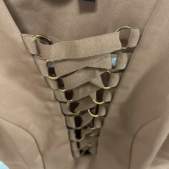 Revamped Crop Top with Laced Front - Picture 3 of 9